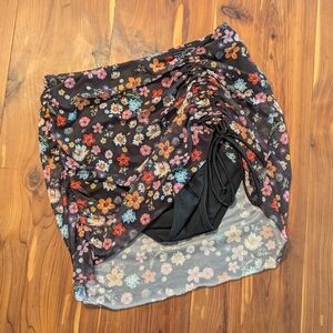 Floral Scrunch-Side Swim Skirt in Black